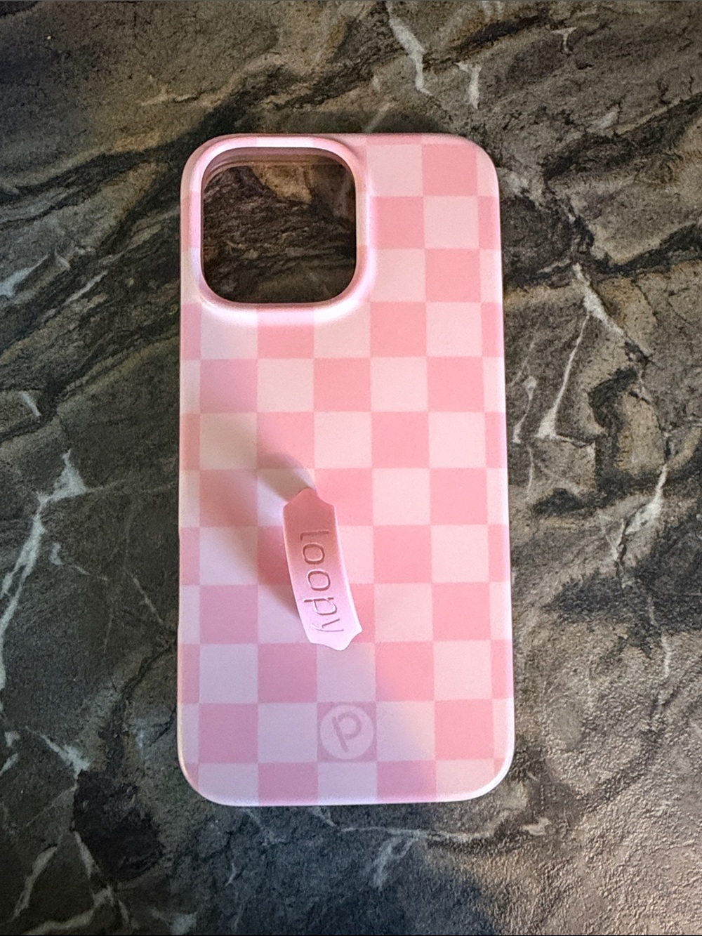 Pink checkered loopy case